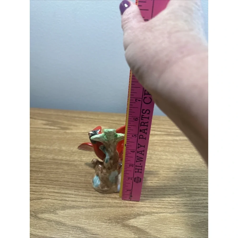 cardinal‎ bird figurine